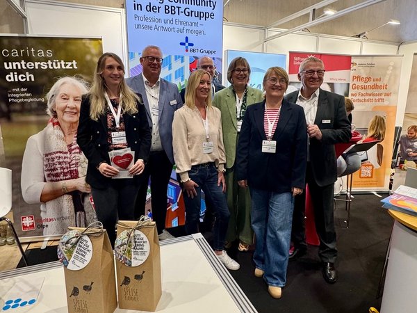 Dekoratives Bild zum Artikel Deutscher Pflegekongress 2025: Unser Projekt „Integrierte Pflegebegleitung“ in Berlin vorgestellt