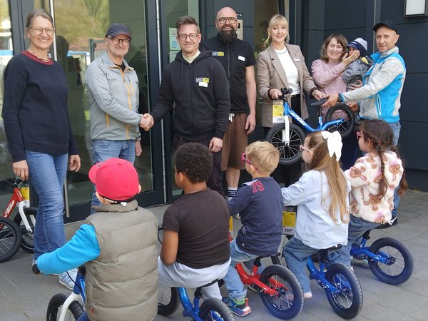 Dekoratives Bild zum Artikel KTM und Lucky Bike spenden Laufräder für gemeinnützige Zwecke