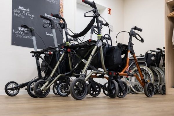 Dekoratives Bild zum Artikel Zukunftspakt Pflege enttäuscht Erwartungen - VKAD und Caritas fordern schnelle Reform